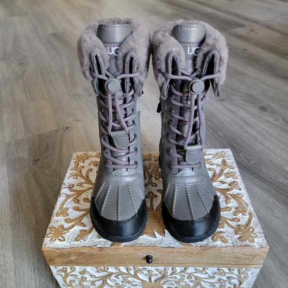 UGG Kids Butte II Togle Tall CWR Snow Boot - Picture 3 of 10
